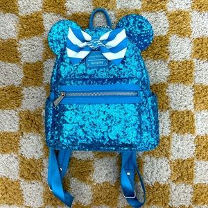 DISNEY (DCL) LOUNGEFLY